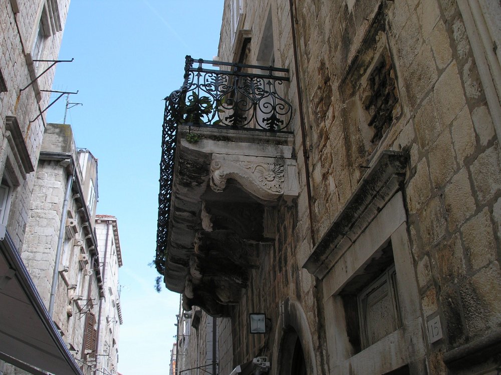 RUELLE 2.JPG